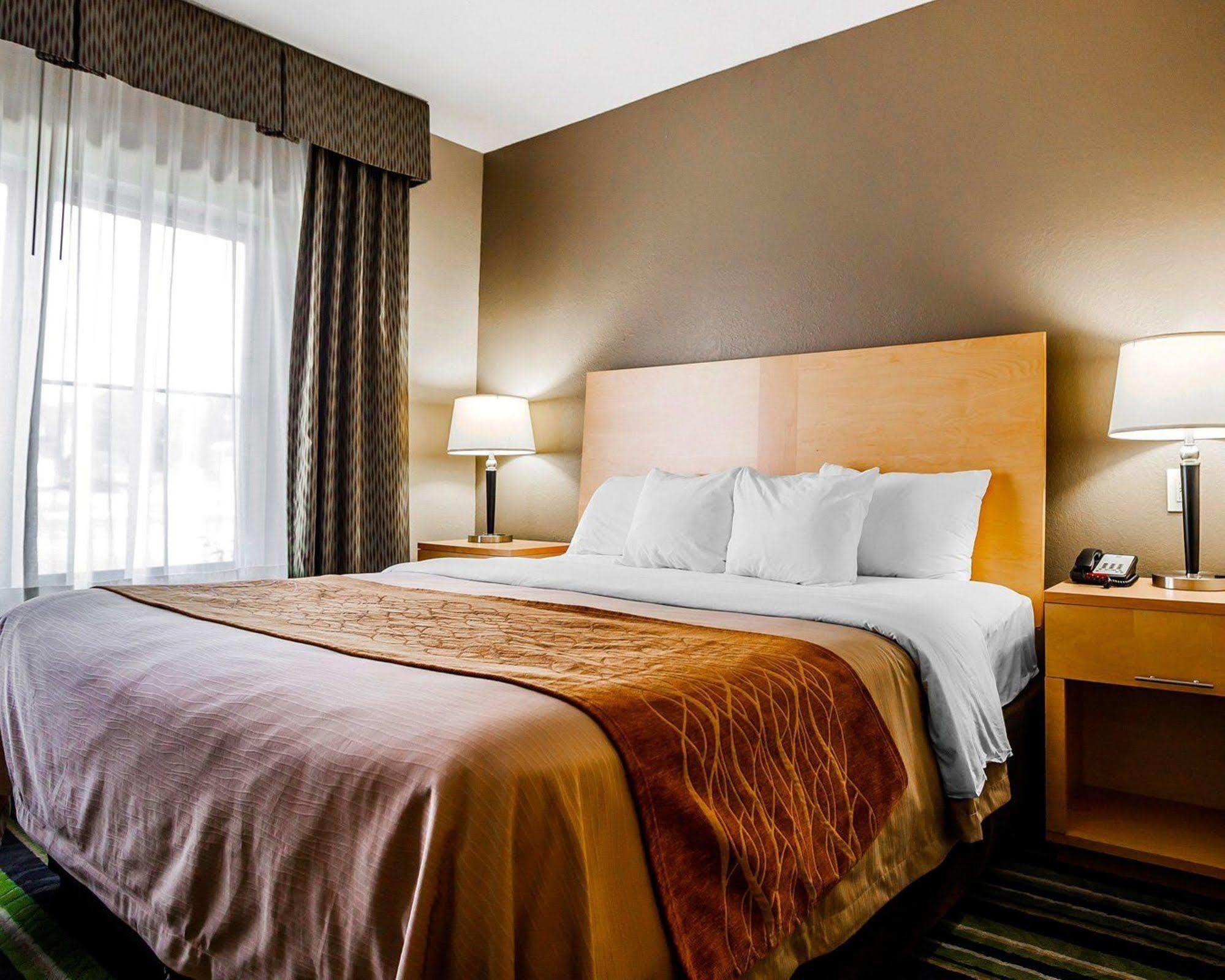 Comfort Inn Kansas City / Airport Exteriér fotografie