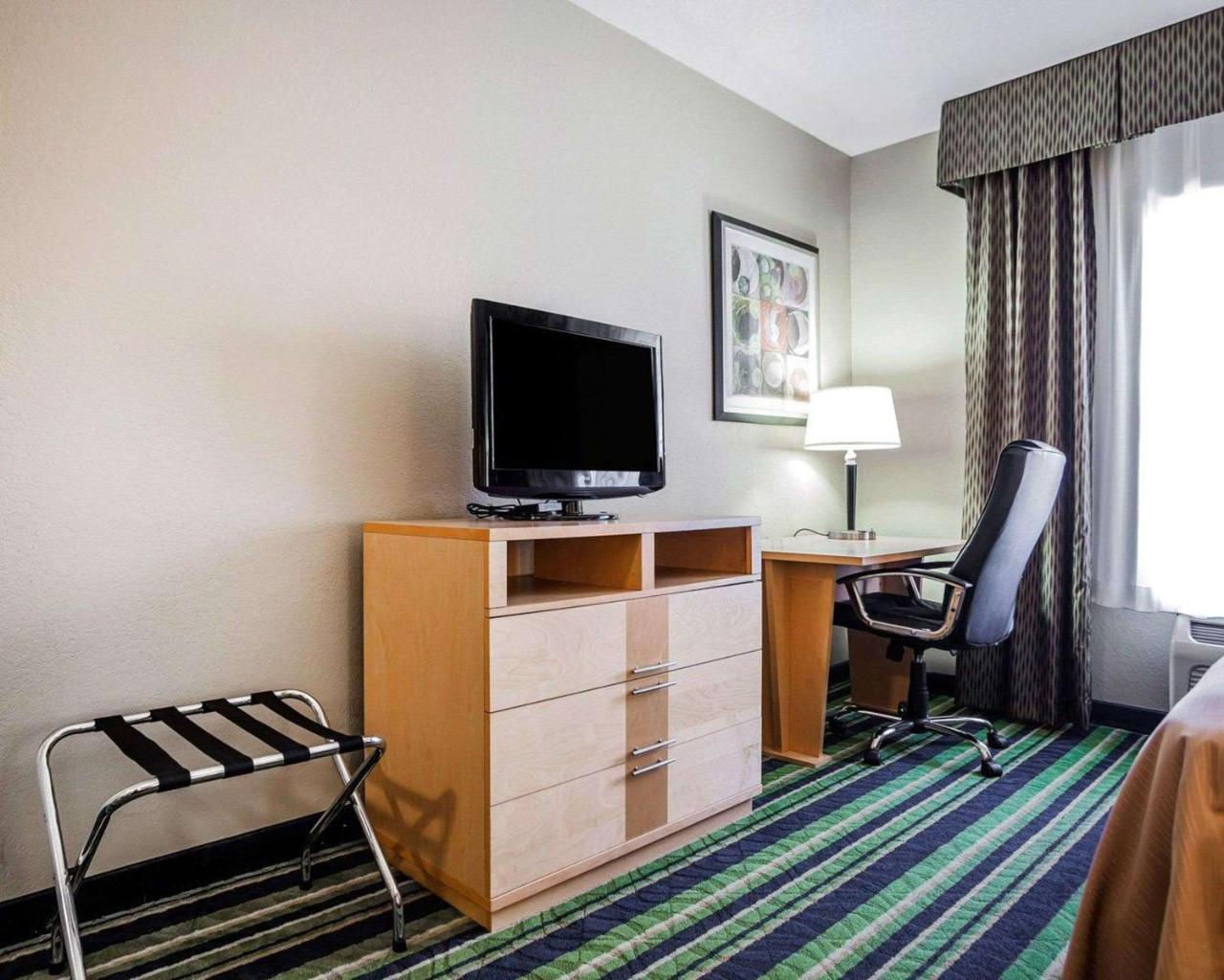 Comfort Inn Kansas City / Airport Exteriér fotografie