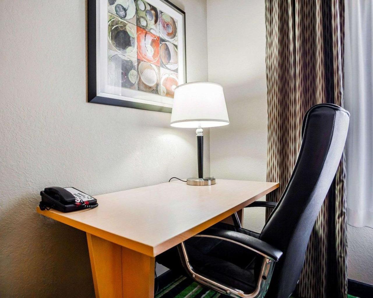Comfort Inn Kansas City / Airport Exteriér fotografie