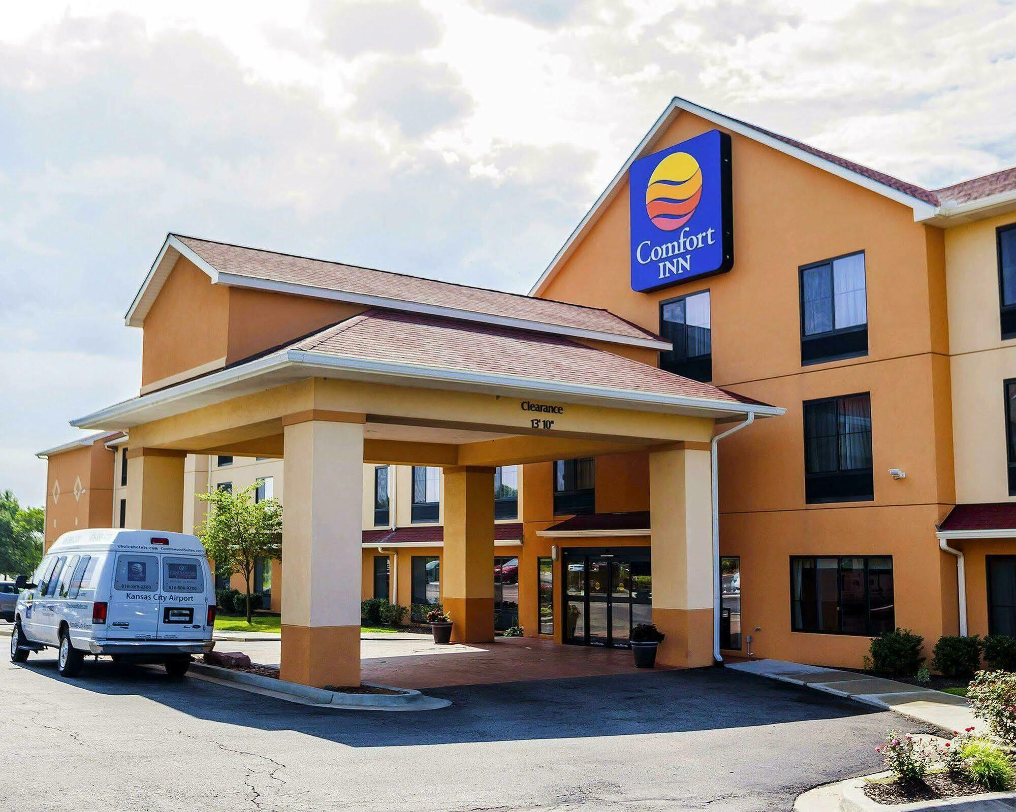 Comfort Inn Kansas City / Airport Exteriér fotografie